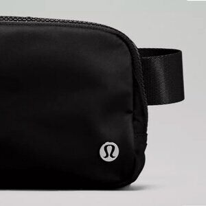 Everywhere Belt Bag 1L Black